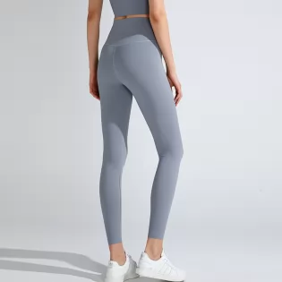 Experience comfort and style with our range of high-performance leggings, designed to provide a perfect fit and flexibility during intense workouts.