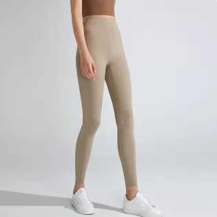 With a wide selection of plus sizes, we are committed to providing the right leggings for all body types so that everyone can feel confident.