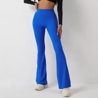 Define your look with high-waist leggings – style and support combined.